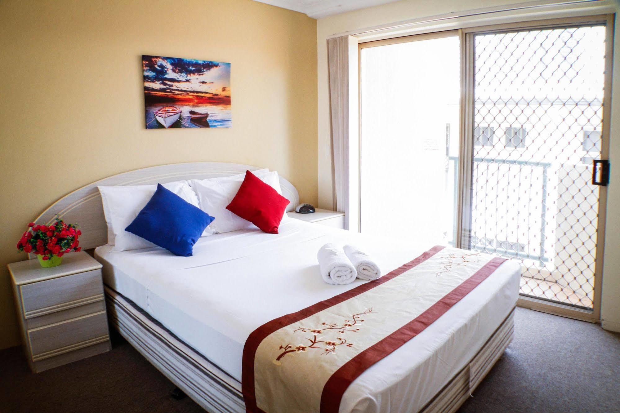Surfers Riverside Gold Coast Exterior photo